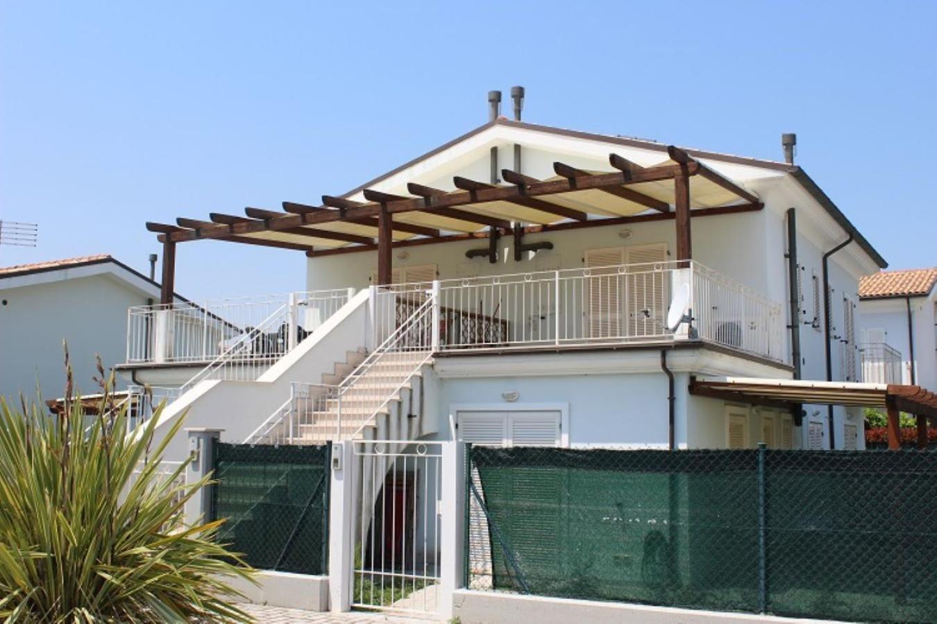 Appartamenti Mac, Trilocali Vicino Al Mare Con Posto Auto Marcelli Exterior foto